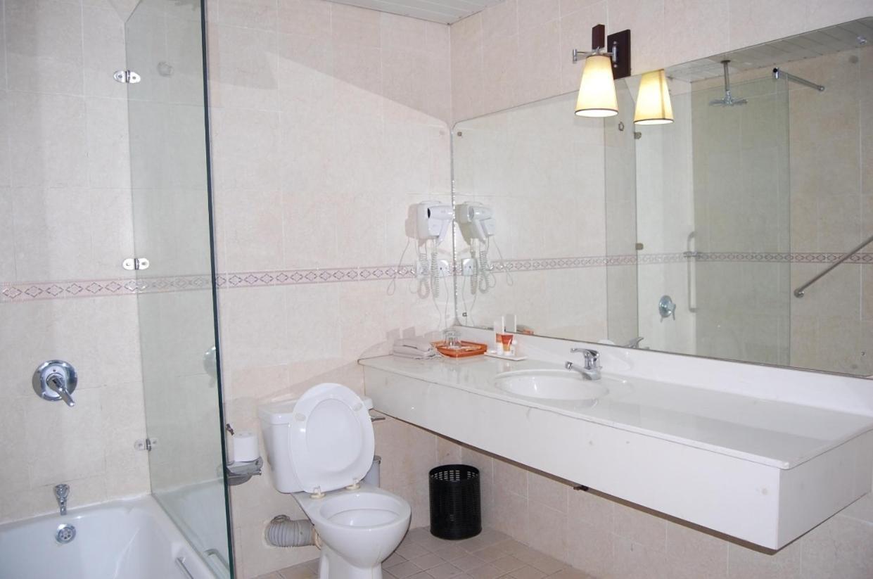 Owu Crown Hotel Ibadan Quarto foto